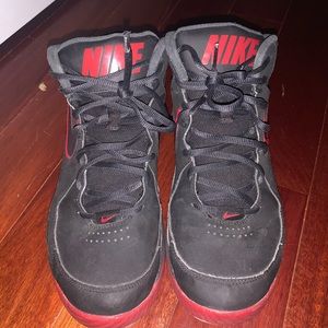 Nike Men's Black & Red Sneakers